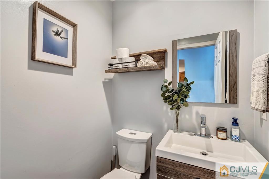 144 Redpine Loop Old Bridge, NJ 08857 - Photo 10 of 19 Gallery Image 10