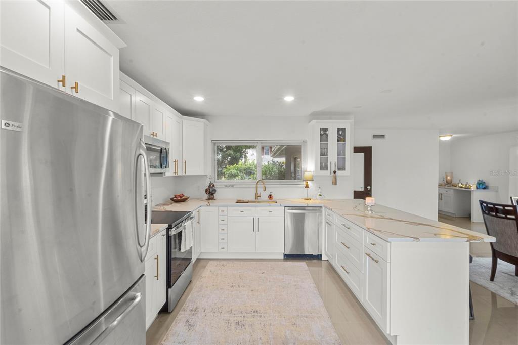 7230 Shepherd Street Sarasota, FL 34243 - Photo 11 of 30