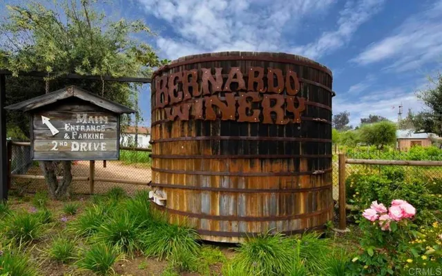 $999,900 | 12580 Oaks N Drive, San Diego, CA 92128