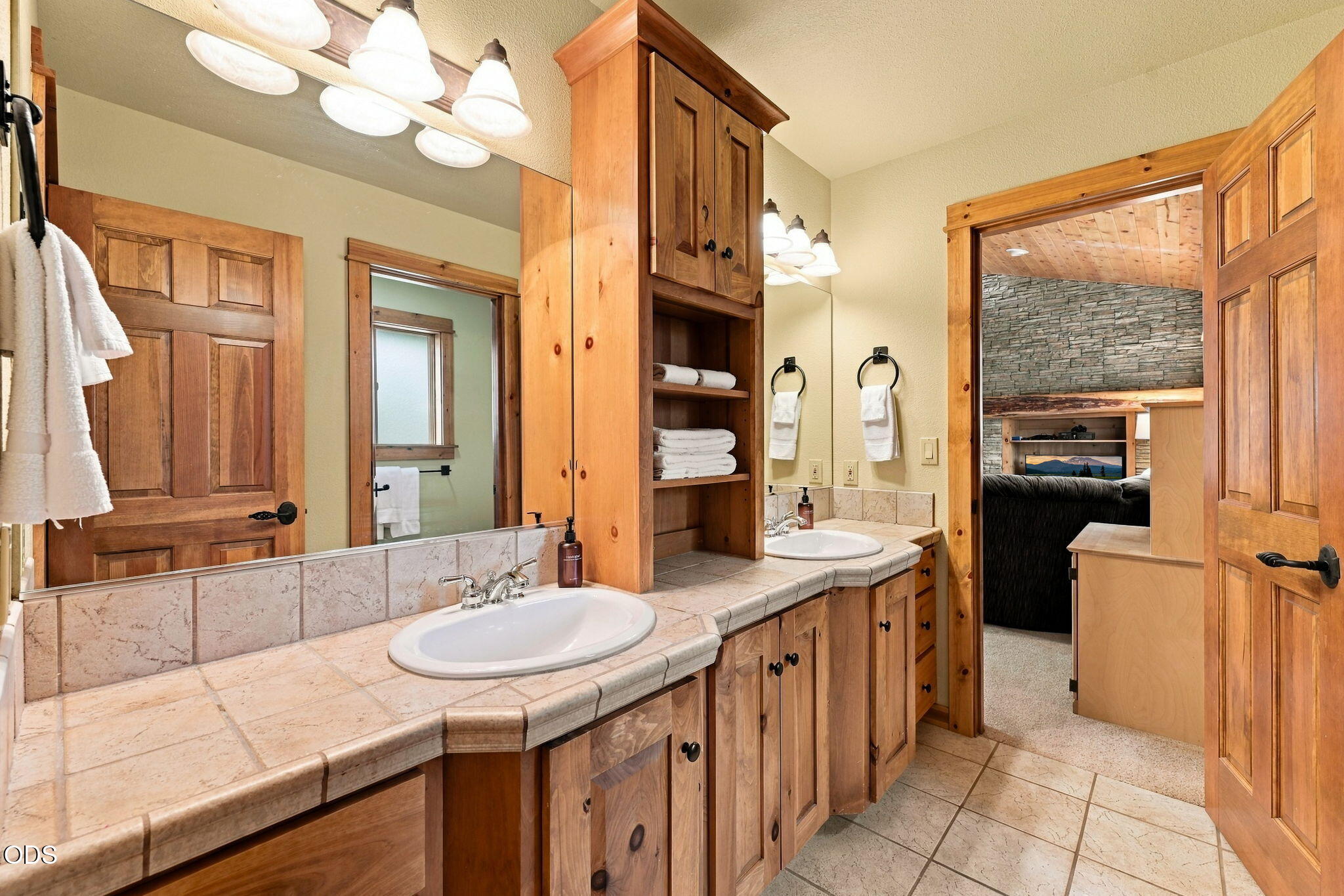 18211 Oregon Loop, Unit 1 Sunriver, OR 97707 - Photo 36 of 72 Gallery Image 36