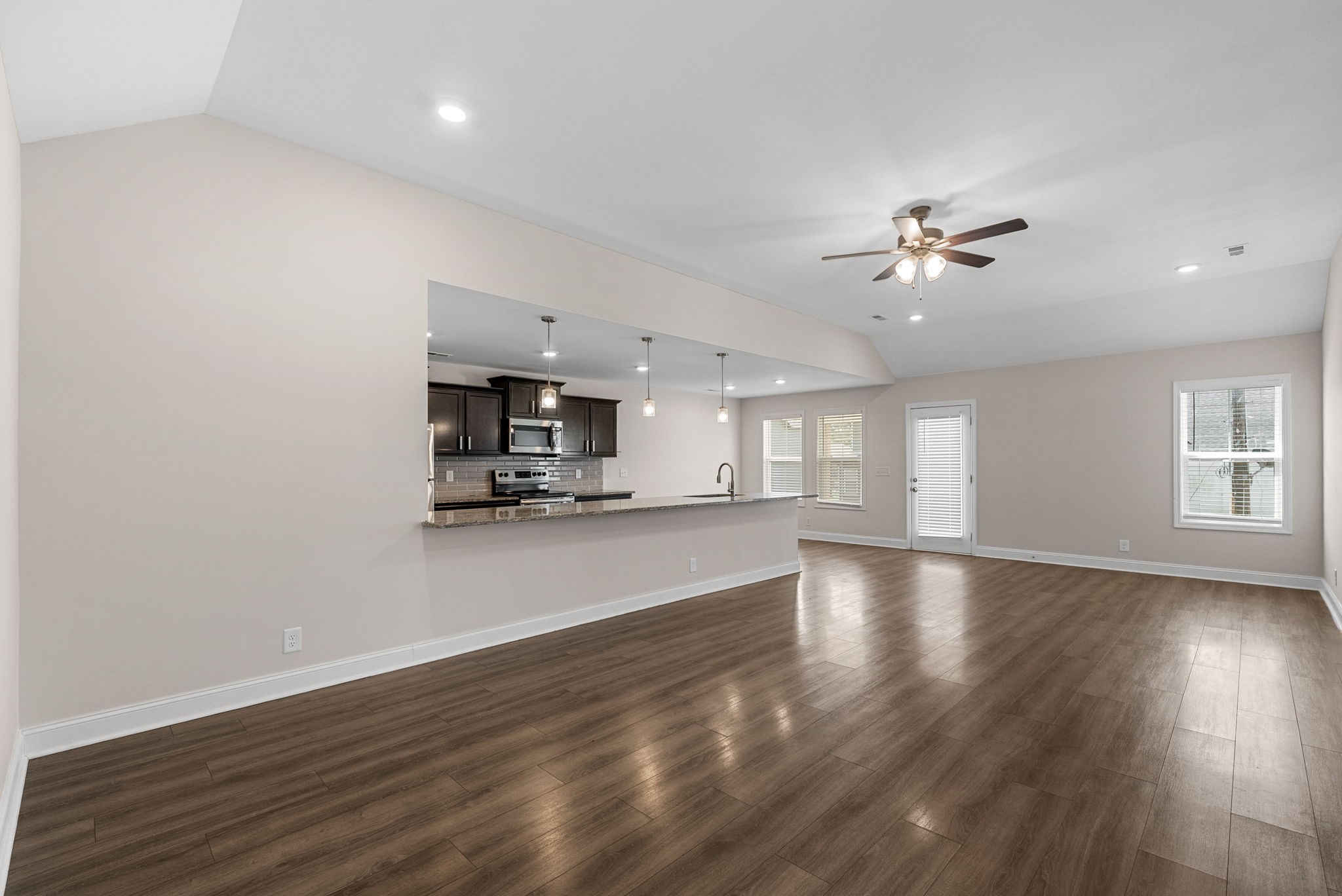 220 Notgrass Road Clarksville, TN 37042 - Photo 7 of 36