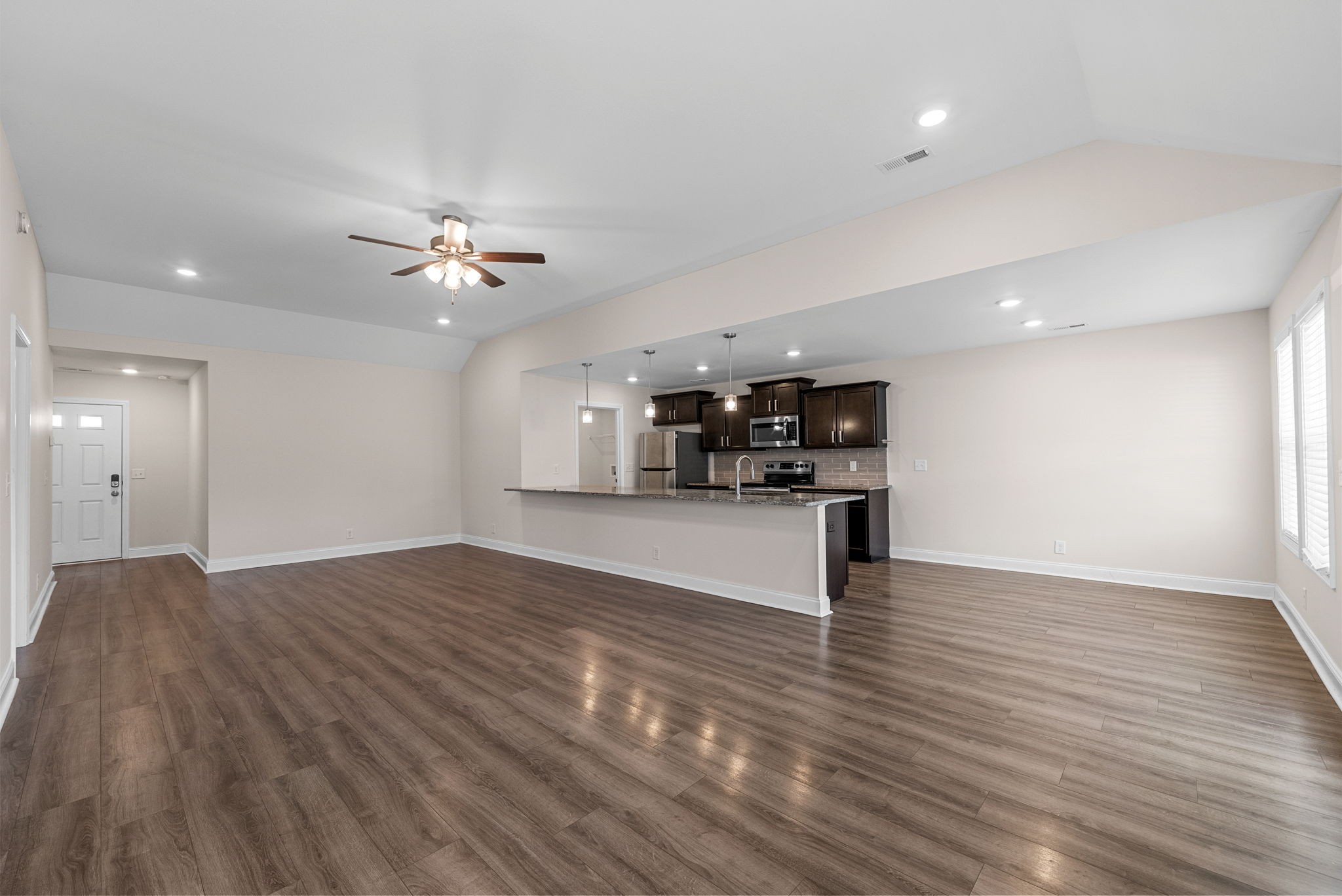 220 Notgrass Road Clarksville, TN 37042 - Photo 8 of 36