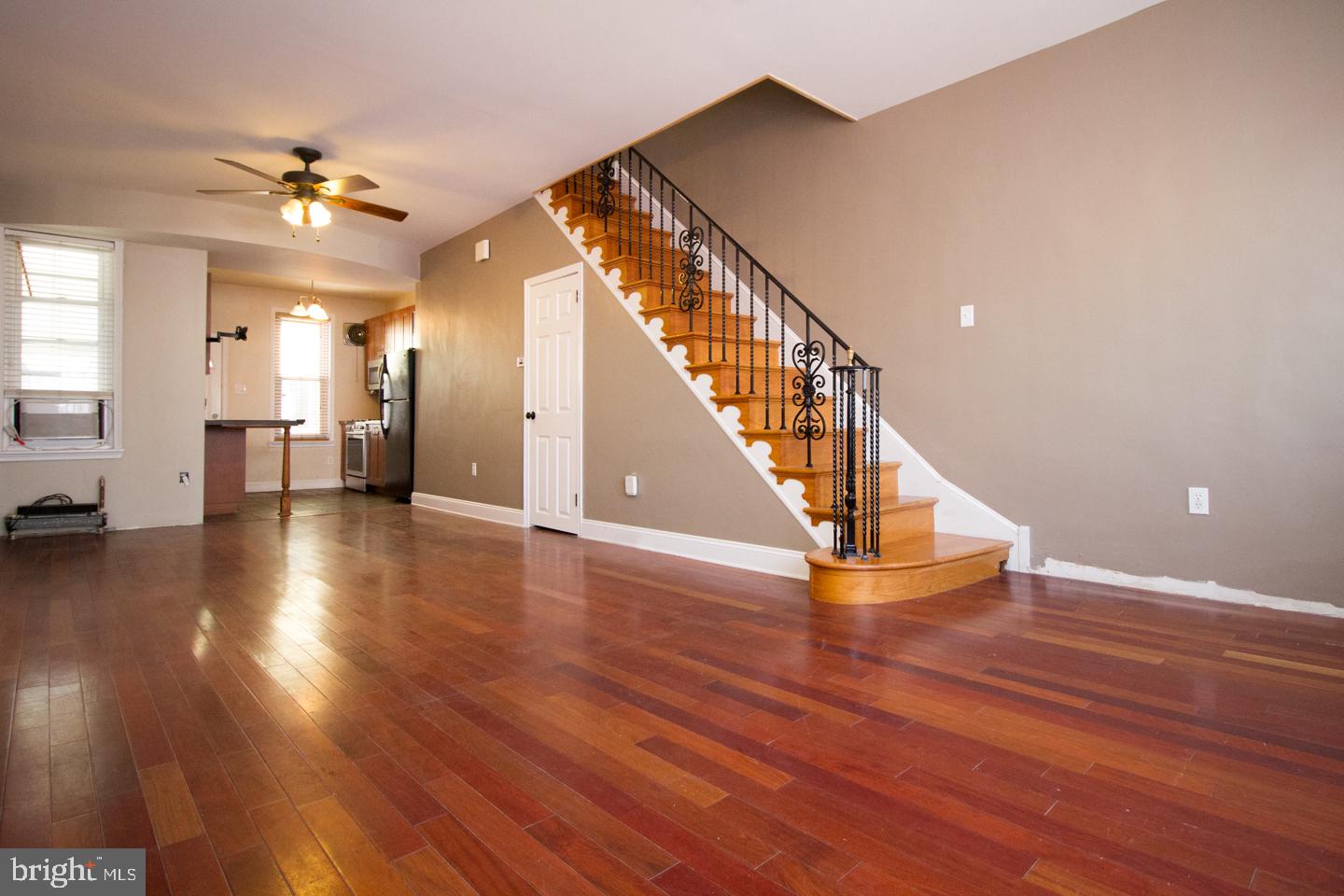 138 West Ritner Street Philadelphia, PA 19148 - Photo 3 of 25 Living Room