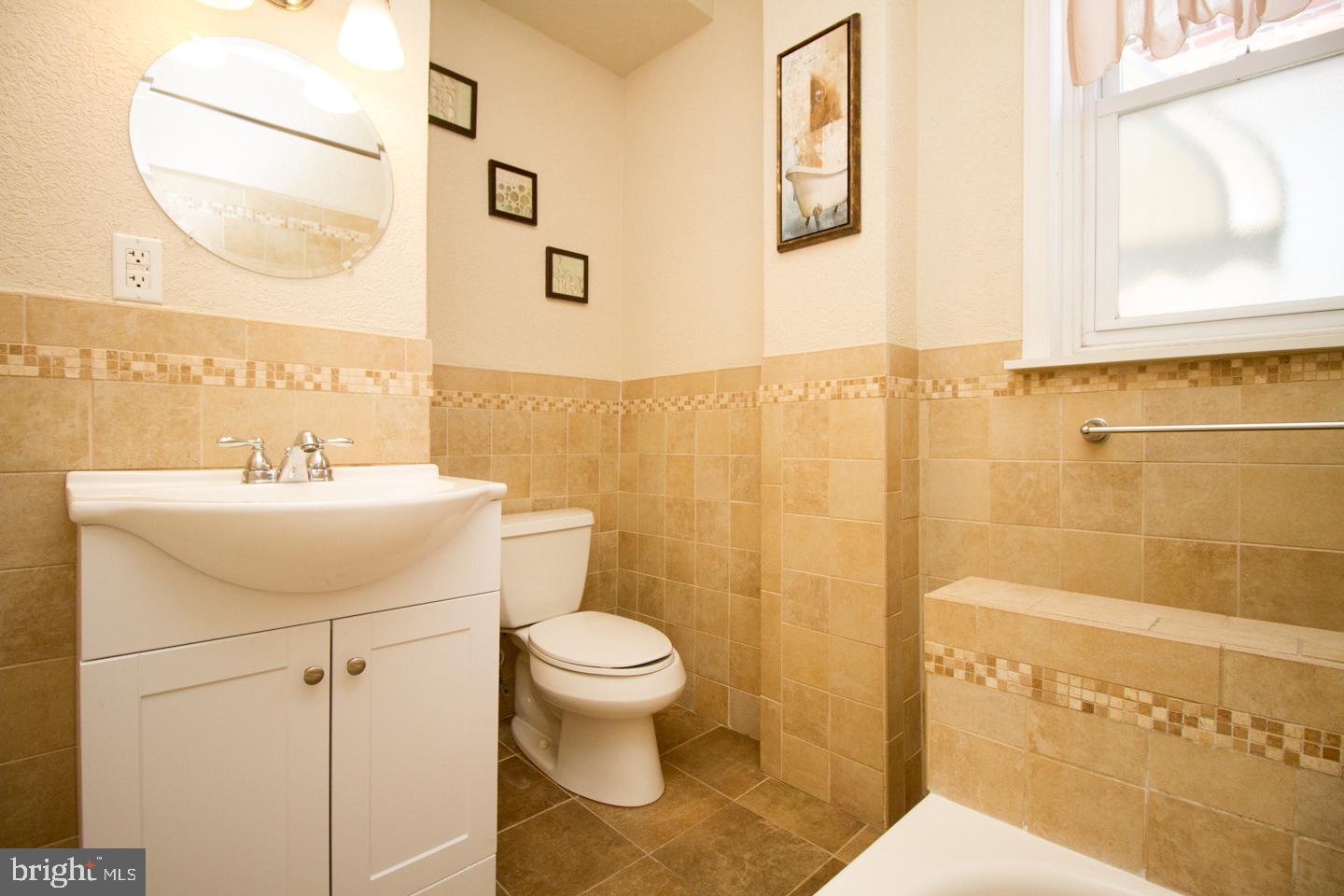 138 West Ritner Street Philadelphia, PA 19148 - Photo 21 of 25 Bathroom