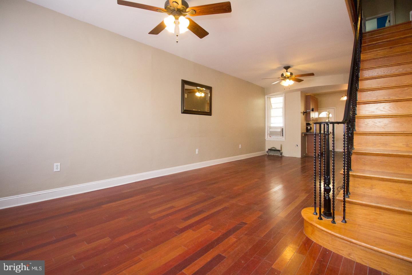 138 West Ritner Street Philadelphia, PA 19148 - Photo 4 of 25 Living Room
