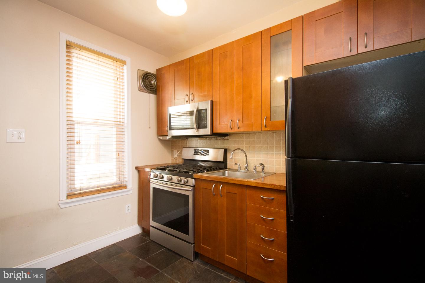 138 West Ritner Street Philadelphia, PA 19148 - Photo 9 of 25 Kitchen