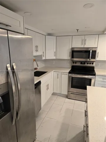 $1,950 | 290 174th Street, Unit 815, Sunny Isles Beach, FL 33160