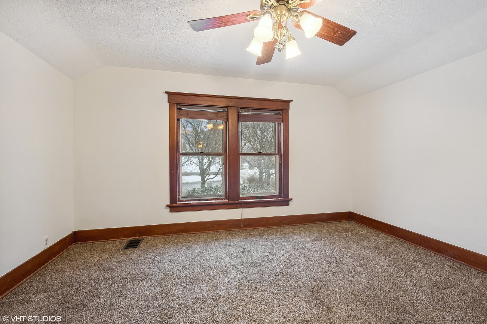 32 East Maple Avenue Roselle, IL 60172 - Photo 10 of 19 an empty room with a window