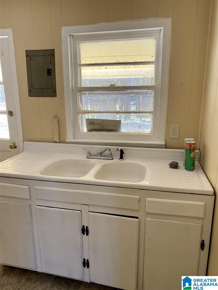 2721 Simpson Street Anniston, AL 36201 - Photo 5 of 22