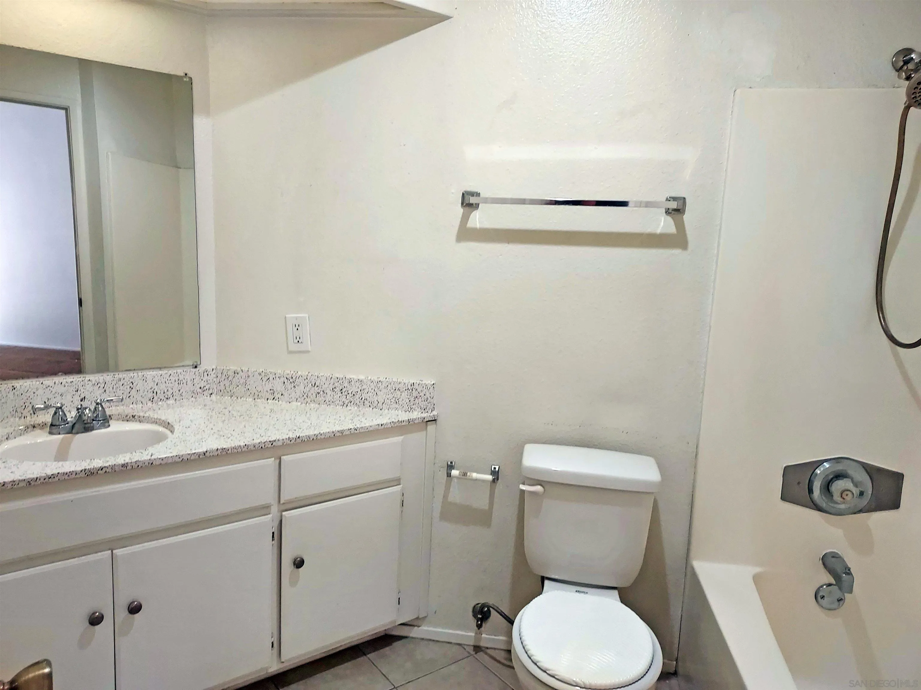 3051 Brookpine Court Spring Valley, CA 91978 - Photo 7 of 21 Gallery Image 7