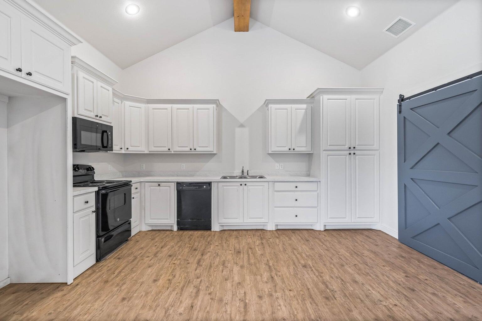 2513 111th Street Lubbock, TX 79423 - Photo 10 of 24 2513 Kitchen