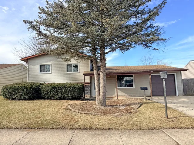 $329,900 | 16908 Laramie Avenue, Oak Forest, IL 60452