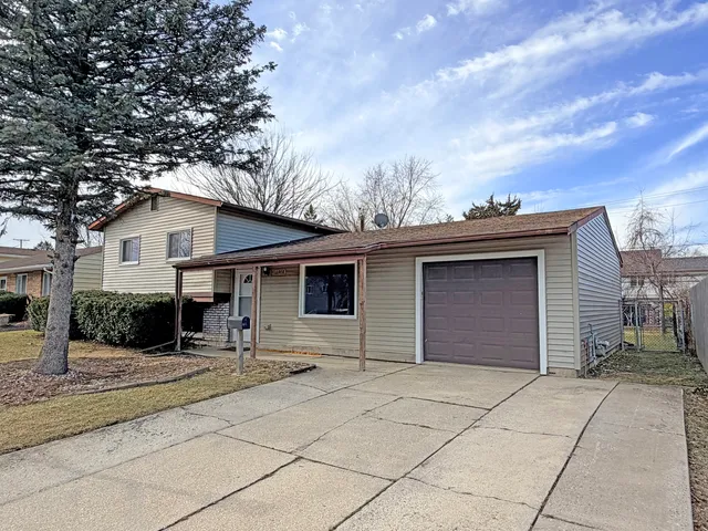 $329,900 | 16908 Laramie Avenue, Oak Forest, IL 60452