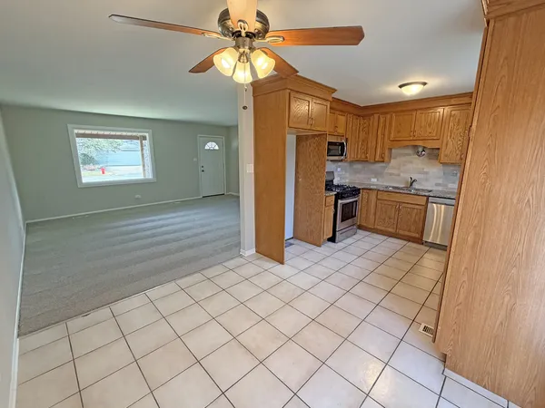 $299,900 | 16908 Laramie Avenue, Oak Forest, IL 60452