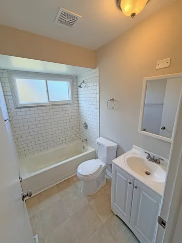 $329,900 | 16908 Laramie Avenue, Oak Forest, IL 60452