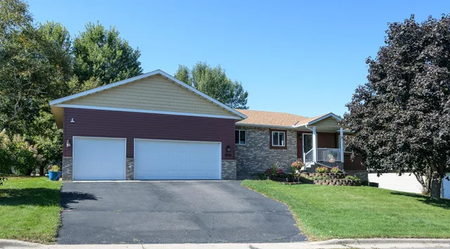 $389,900 | 1809 Eastern Star Loop, Sauk Rapids, MN 56379