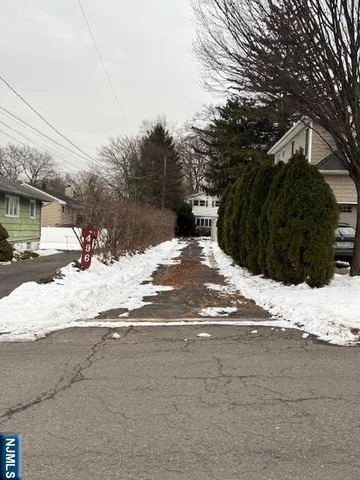 $925,000 | 496 Cedar Lane, Paramus, NJ 07652