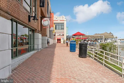 $765,000 | 602 North Alfred Street, Alexandria, VA 22314