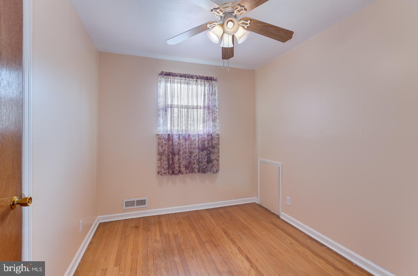 647 Taylor Street Riverside, NJ 08075 - Photo 22 of 29 Bedroom 4