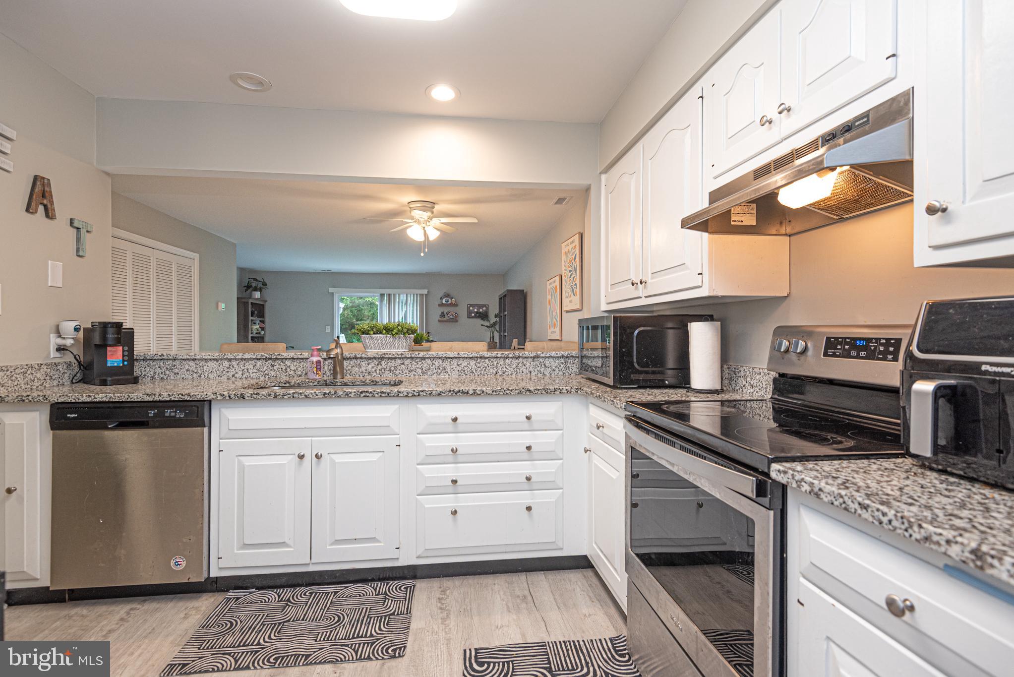 4 Franklin Square Berlin, MD 21811 - Photo 17 of 56 Kitchen