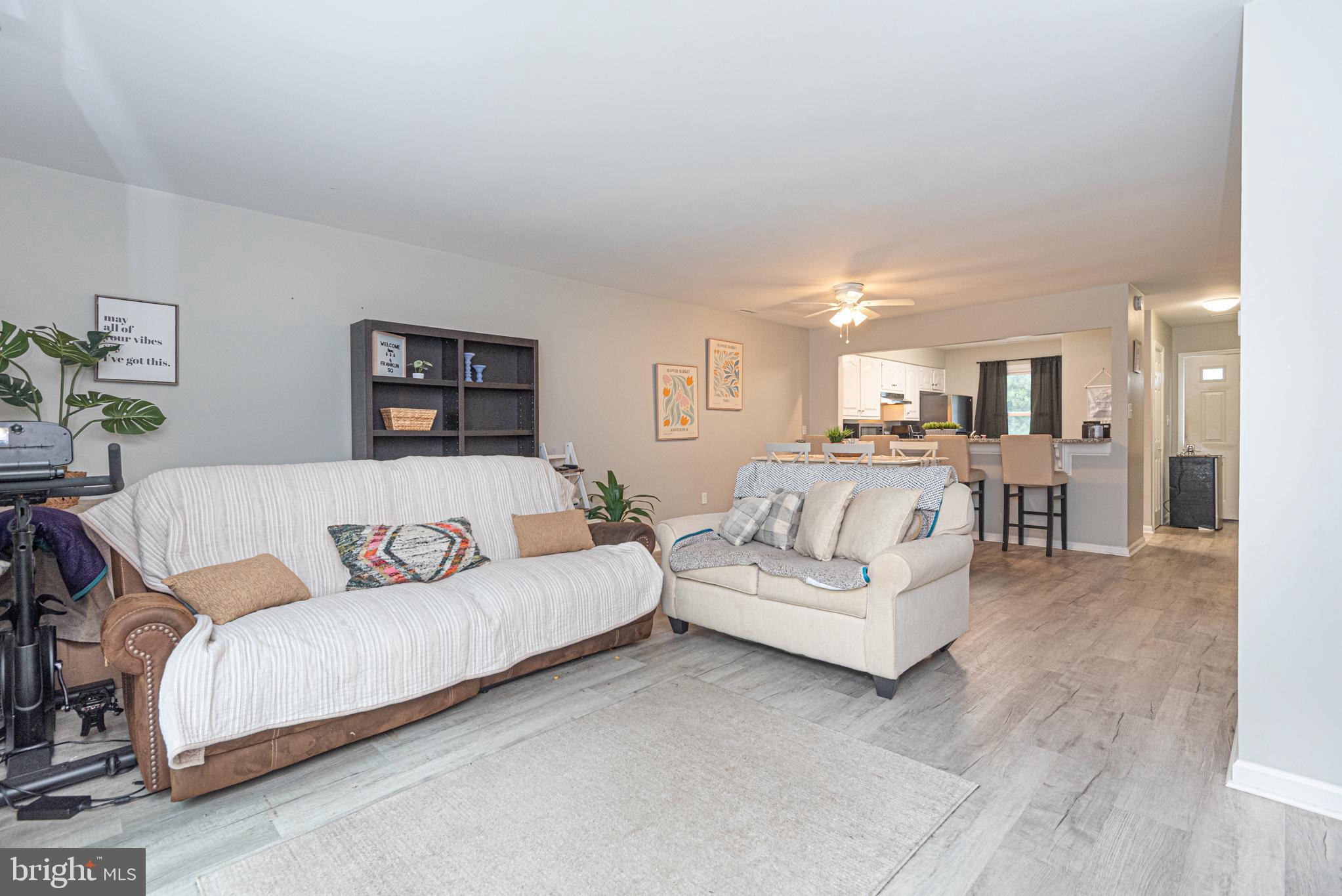 4 Franklin Square Berlin, MD 21811 - Photo 22 of 56 Living Room