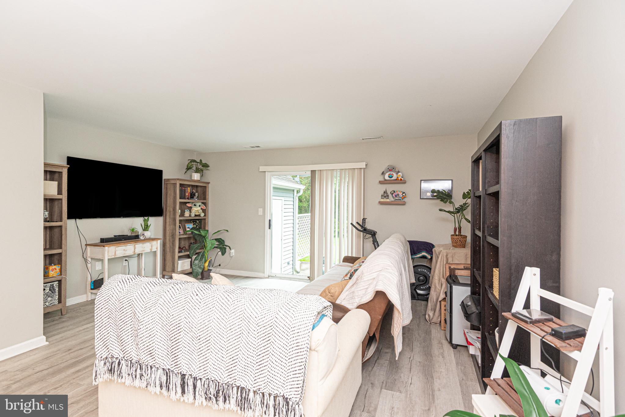 4 Franklin Square Berlin, MD 21811 - Photo 7 of 56 Living Room