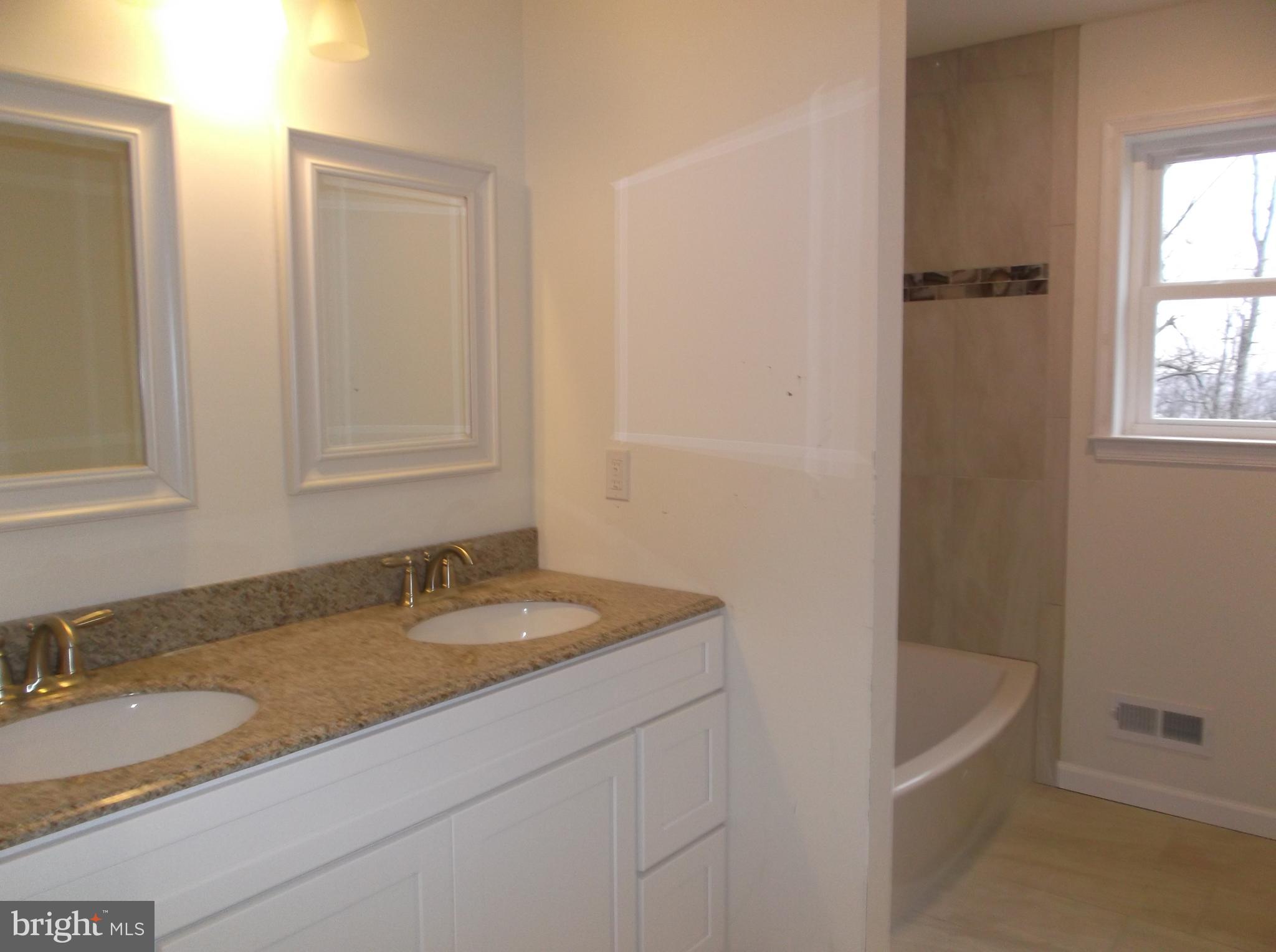 1215 North Ridge Road Perkasie, PA 18944 - Photo 13 of 34 Second level Hall Bathroom