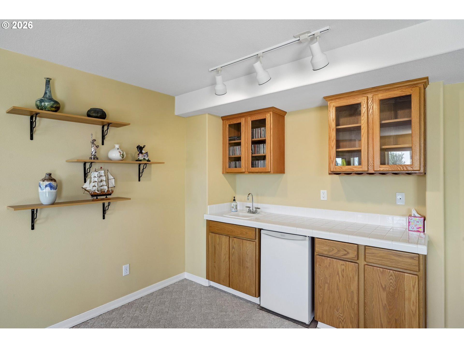 11904 Southwest Viewcrest Court Tigard, OR 97224 - Photo 21 of 47