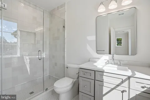 $4,795,000 | 5840 Hilldon Street, McLean, VA 22101
