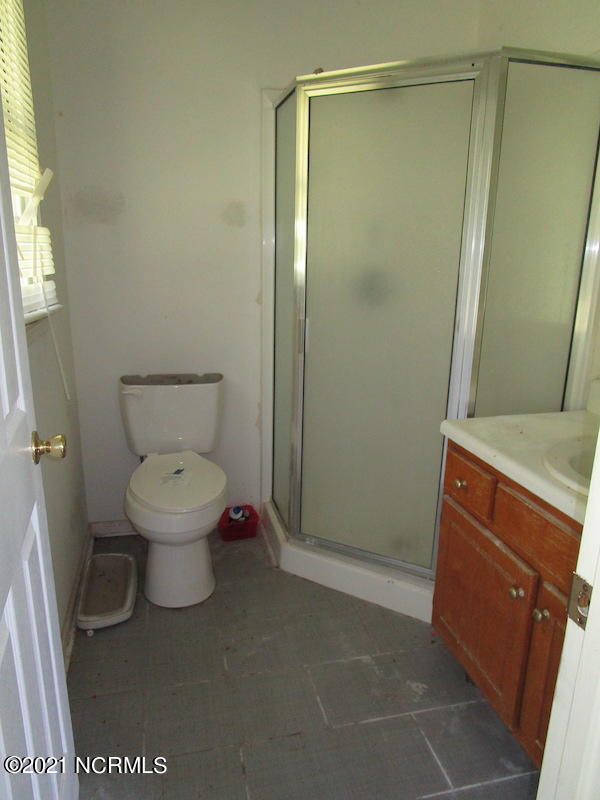 807 Grimsley Road Council, NC 28434 - Photo 17 of 23 Master Bath
