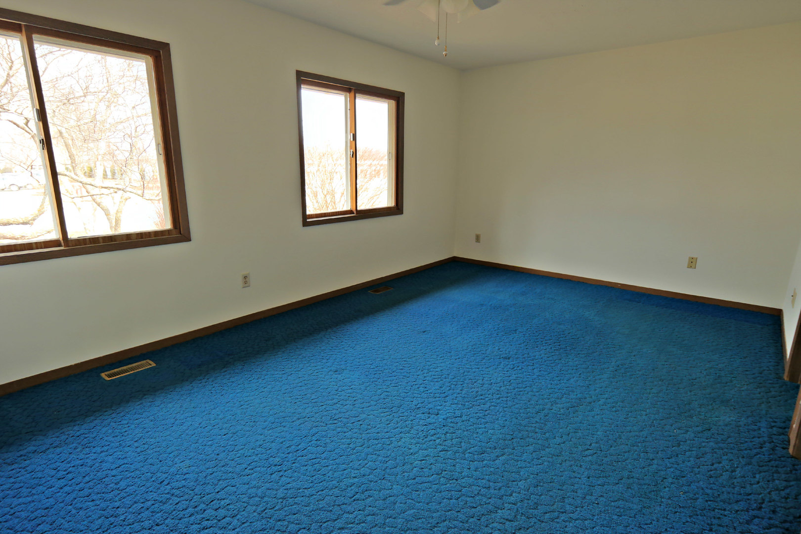 12005 Maple Avenue Hebron, IL 60034 - Photo 15 of 28 an empty room with a window