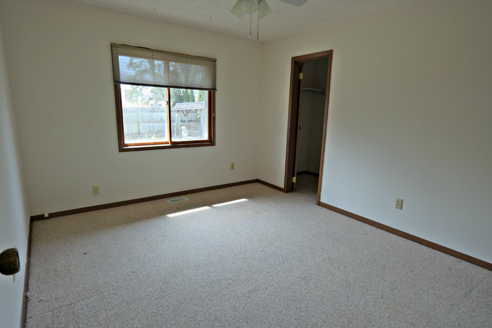 12005 Maple Avenue Hebron, IL 60034 - Photo 17 of 28 an empty room with a window