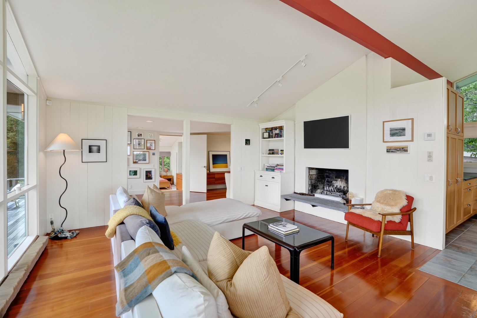8 Wauwompauque Trail Chilmark, MA 02535 - Photo 18 of 75 Gallery Image 18