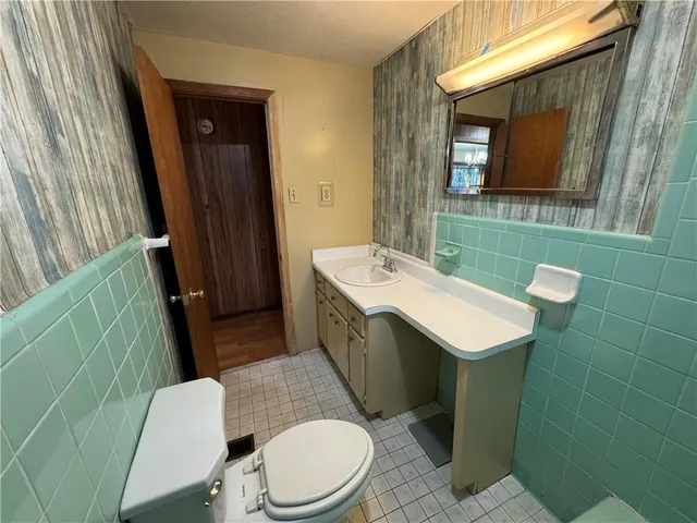 a view of an empty room with window