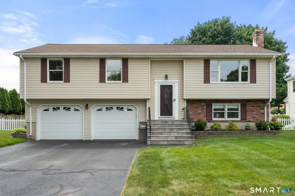 $389,000 | 12 South Meadow Lane, Enfield, CT 06082