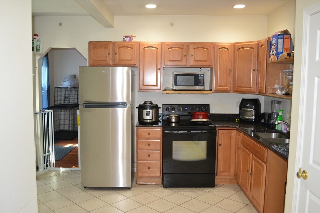 143 Providence Street, Unit 2 Worcester, MA 01604 - Photo 2 of 10