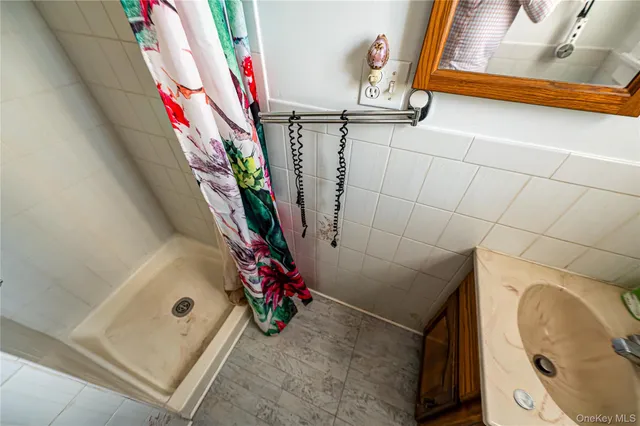 $139,990 | 9 Eastway Path, Baiting Hollow, NY 11933