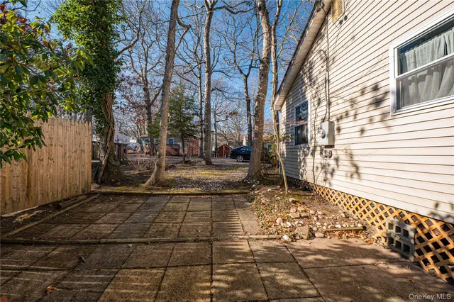 $139,990 | 9 Eastway Path, Baiting Hollow, NY 11933