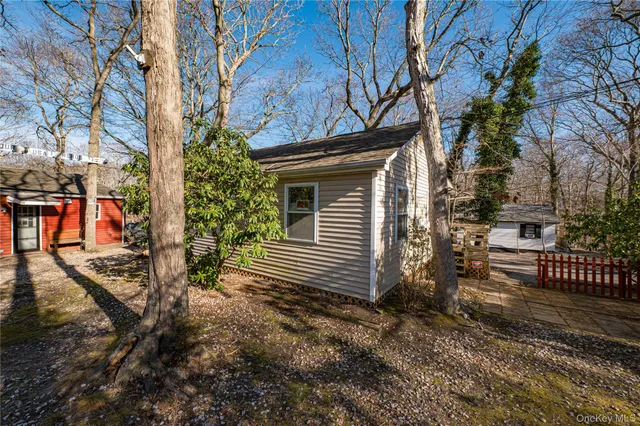 $139,990 | 9 Eastway Path, Baiting Hollow, NY 11933