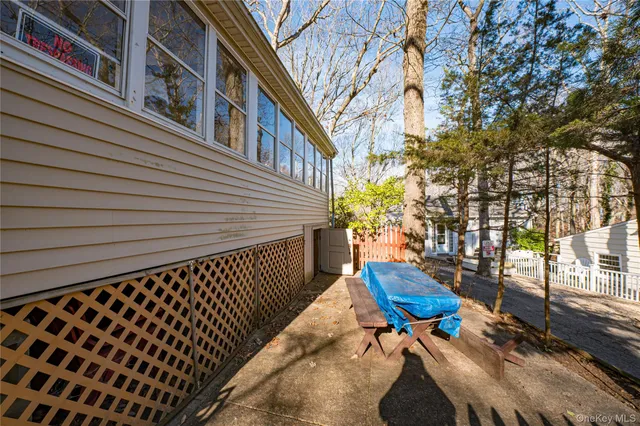 $139,990 | 9 Eastway Path, Baiting Hollow, NY 11933