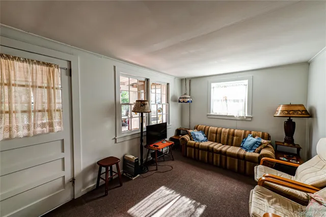 $139,990 | 9 Eastway Path, Baiting Hollow, NY 11933