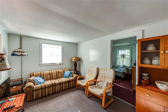 $139,990 | 9 Eastway Path, Baiting Hollow, NY 11933