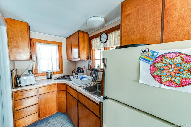 $139,990 | 9 Eastway Path, Baiting Hollow, NY 11933