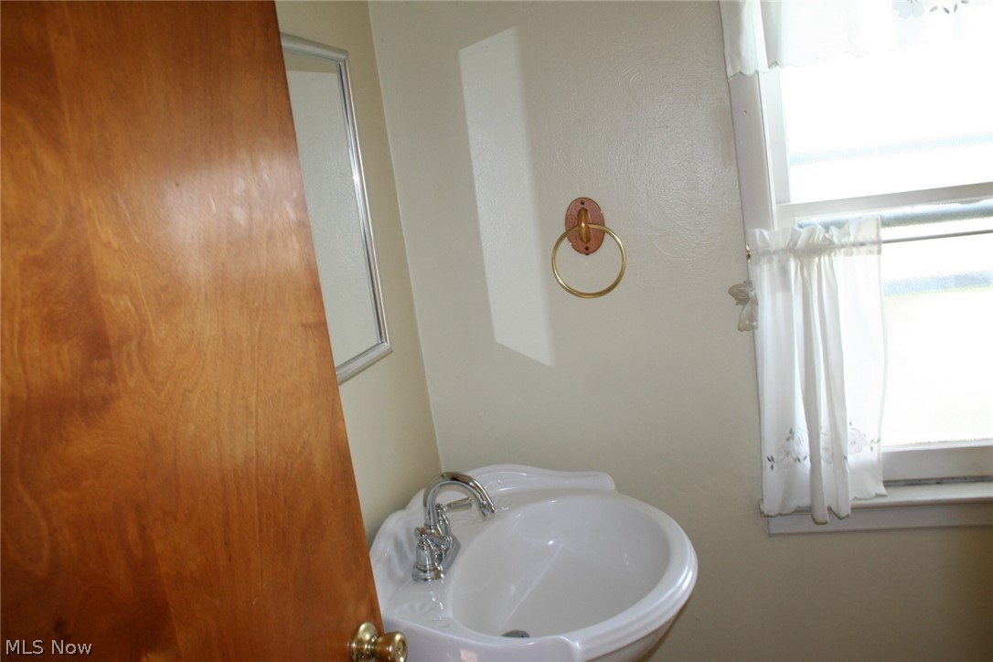 15527 Cowley Road Valley City, OH 44280 - Photo 15 of 23