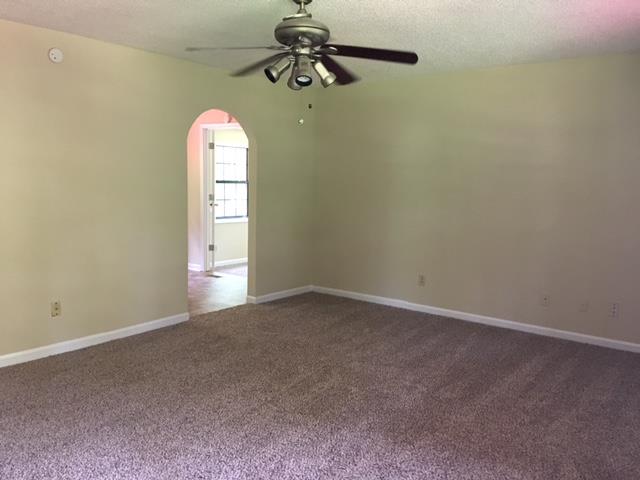 1815 Mimi Road Clarksville, TN 37040 - Photo 3 of 12 Gallery Image 3