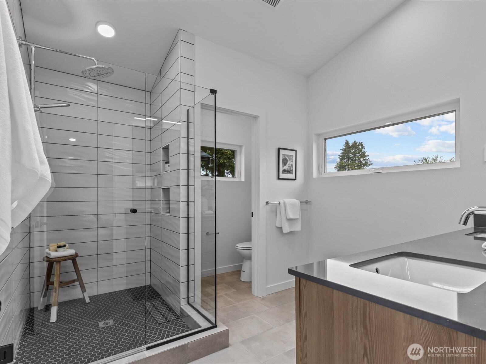 9015 Dibble Avenue Northwest Seattle, WA 98117 - Photo 16 of 32