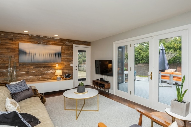 705 Ingleside Place Evanston, IL 60201 - Photo 8 of 26