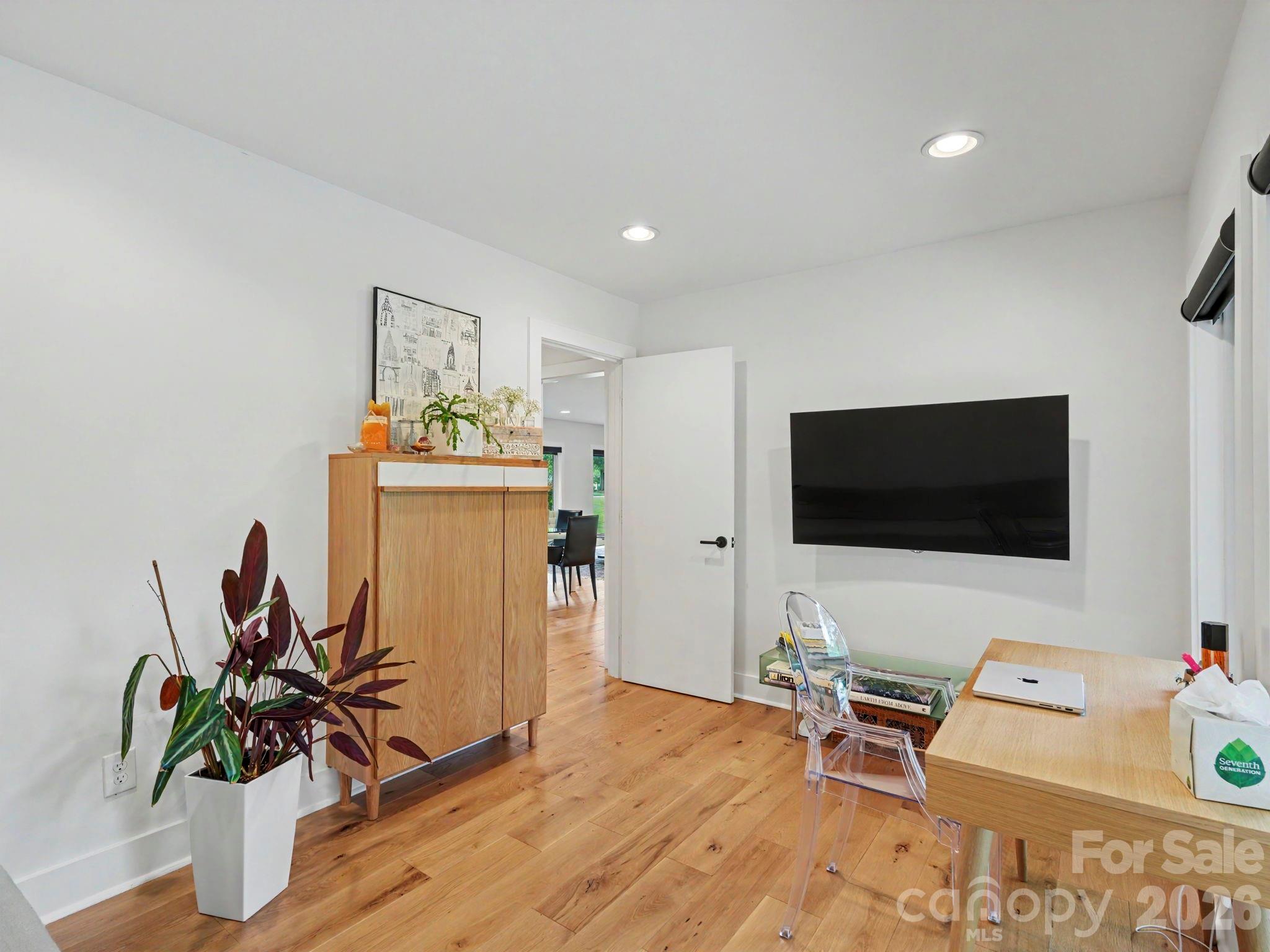 811 Lansdowne Road Charlotte, NC 28270 - Photo 29 of 48 Gallery Image 29