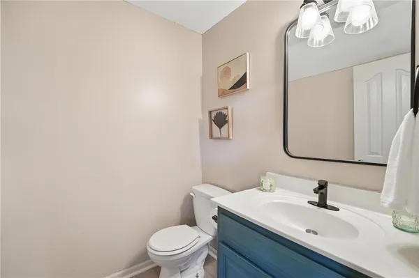 $435,000 | 3805 Northwest Old Stagecoach Road, Kansas City, MO 64154