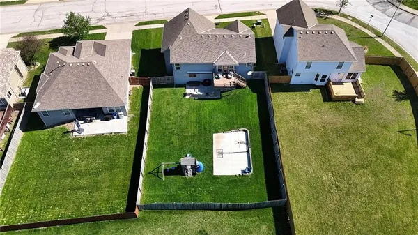 $435,000 | 3805 Northwest Old Stagecoach Road, Kansas City, MO 64154